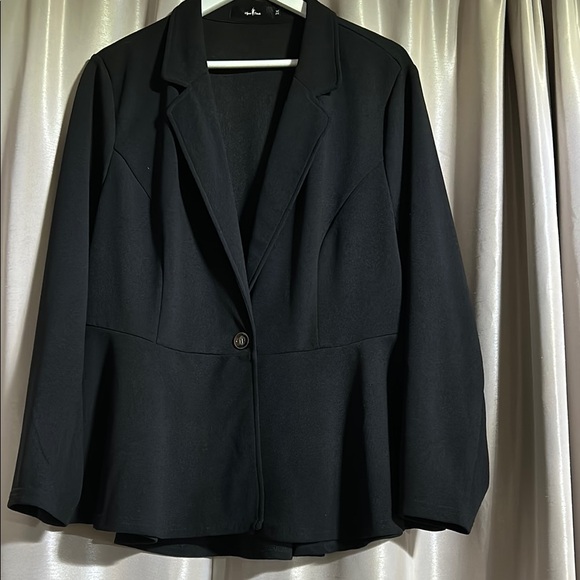 Black Classic Suit Jacket with Tailored Fit - Picture 1 of 6
